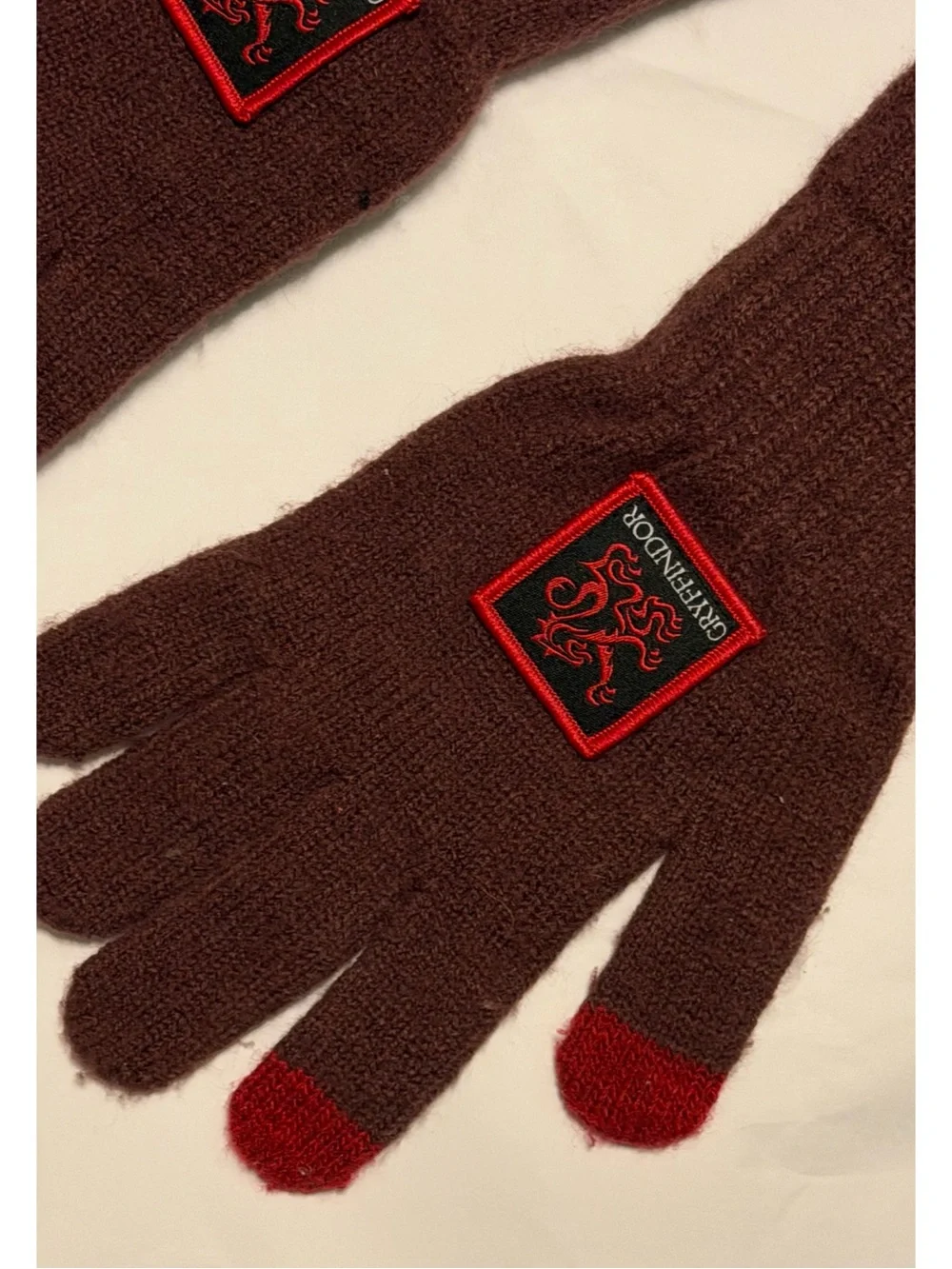 Universal Harry Potter Kids Burgundy Knit Mittens with Red Touchscreen Tips